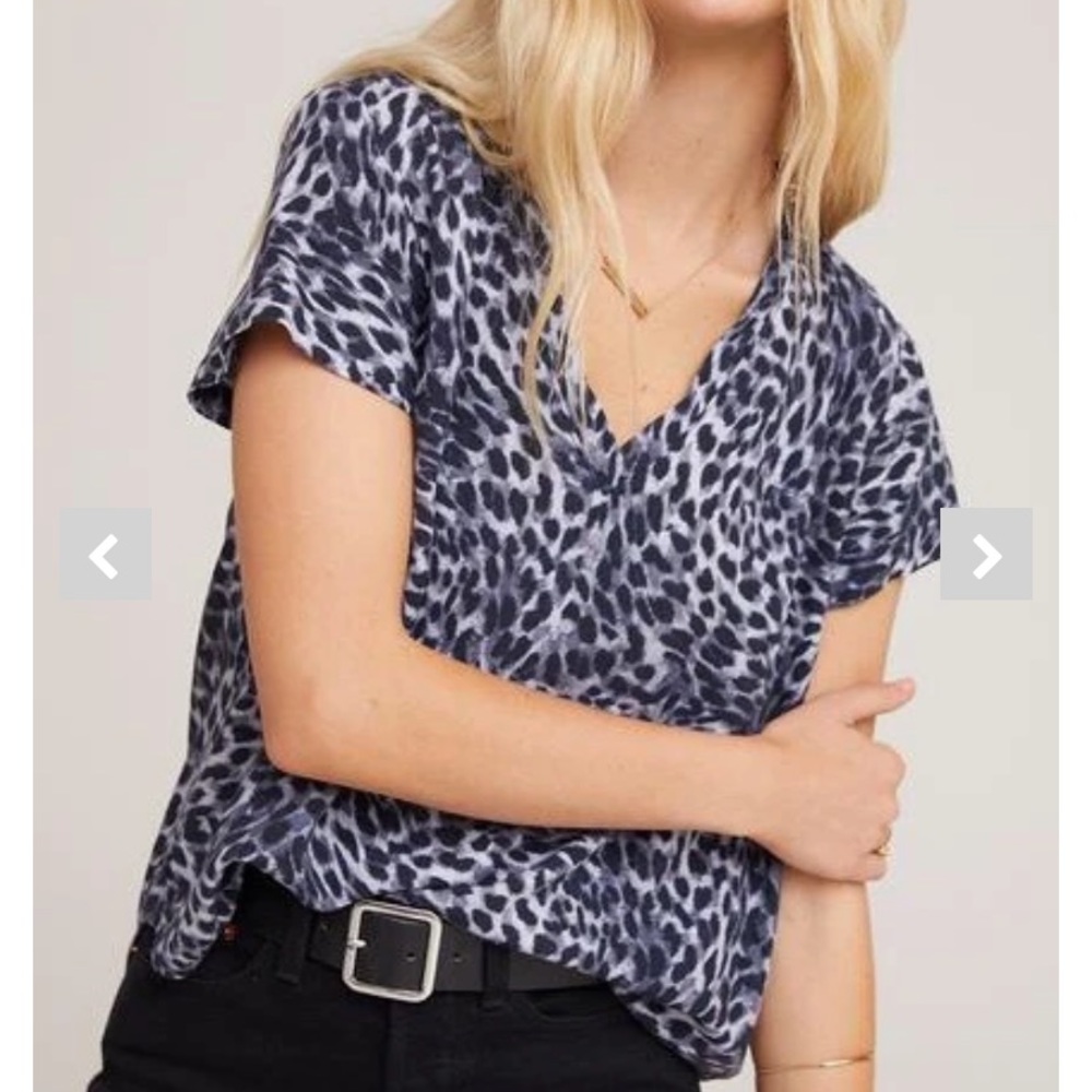 Bella Dahl V Neck Tee Moonlight Leopard